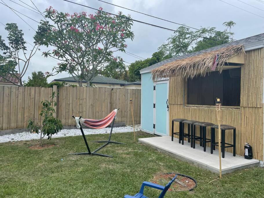 Hot Tub, Tiki Bar, Outdoor Shower, Near Intercoastal Waterway! ウェストパームビーチ エクステリア 写真