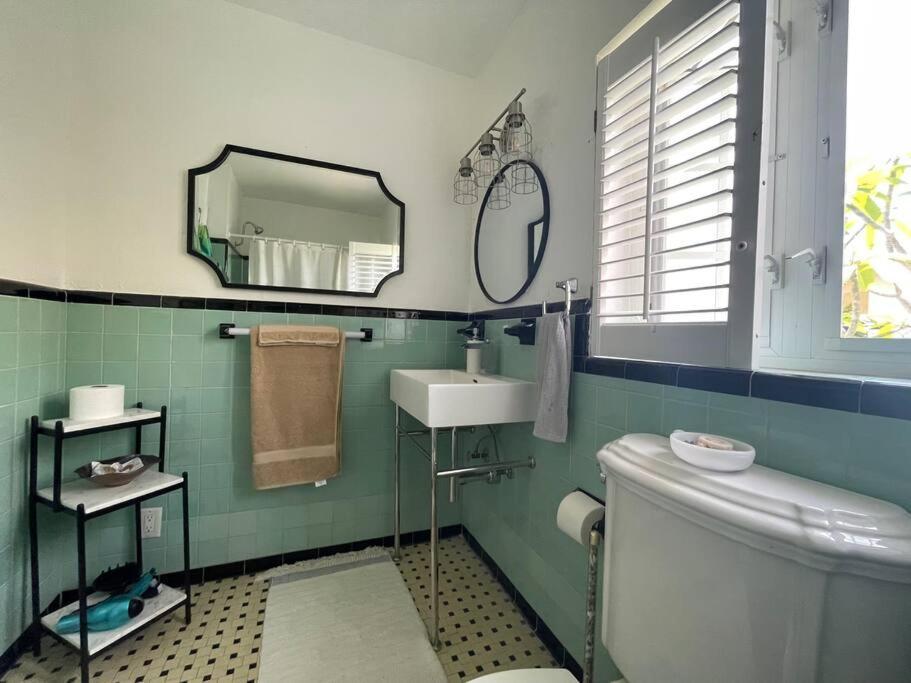 Hot Tub, Tiki Bar, Outdoor Shower, Near Intercoastal Waterway! ウェストパームビーチ エクステリア 写真
